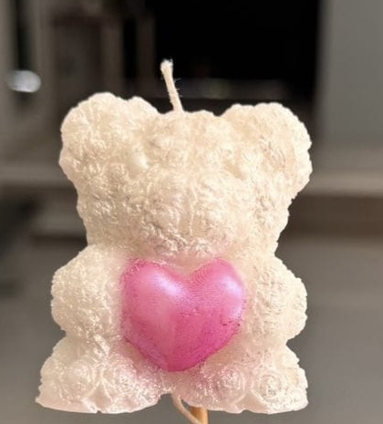 Osito de flores con corazón vela o candela